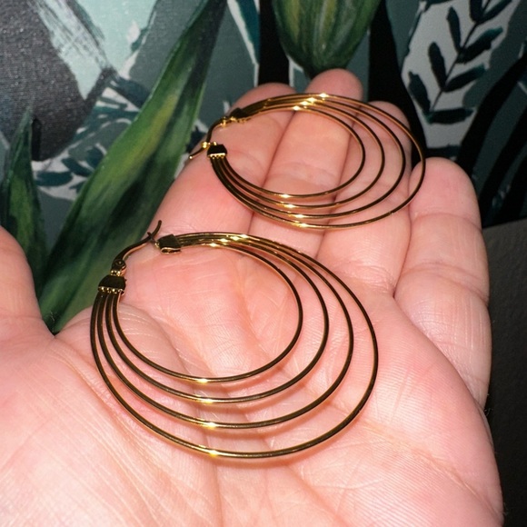 Triple hoop earrings Gold great for everyday wear sensitive ears safe - Picture 2 of 4